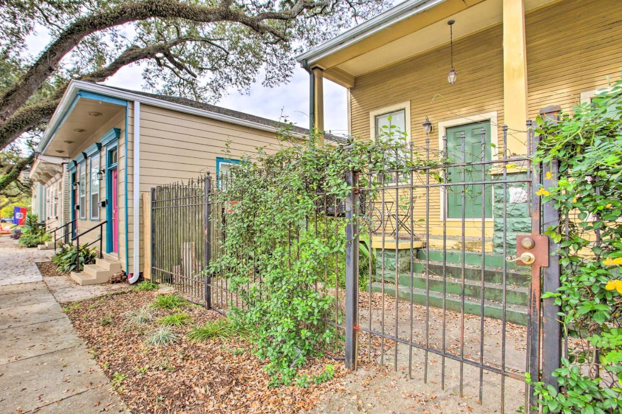 Rustic Getaway In Nola Location!