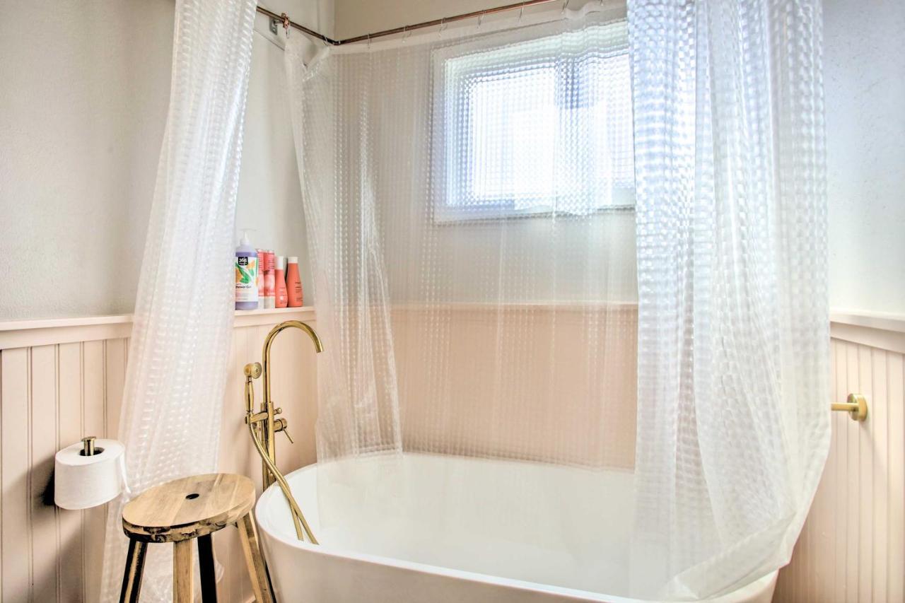 Holiday home Rustic Getaway In Nola Location!